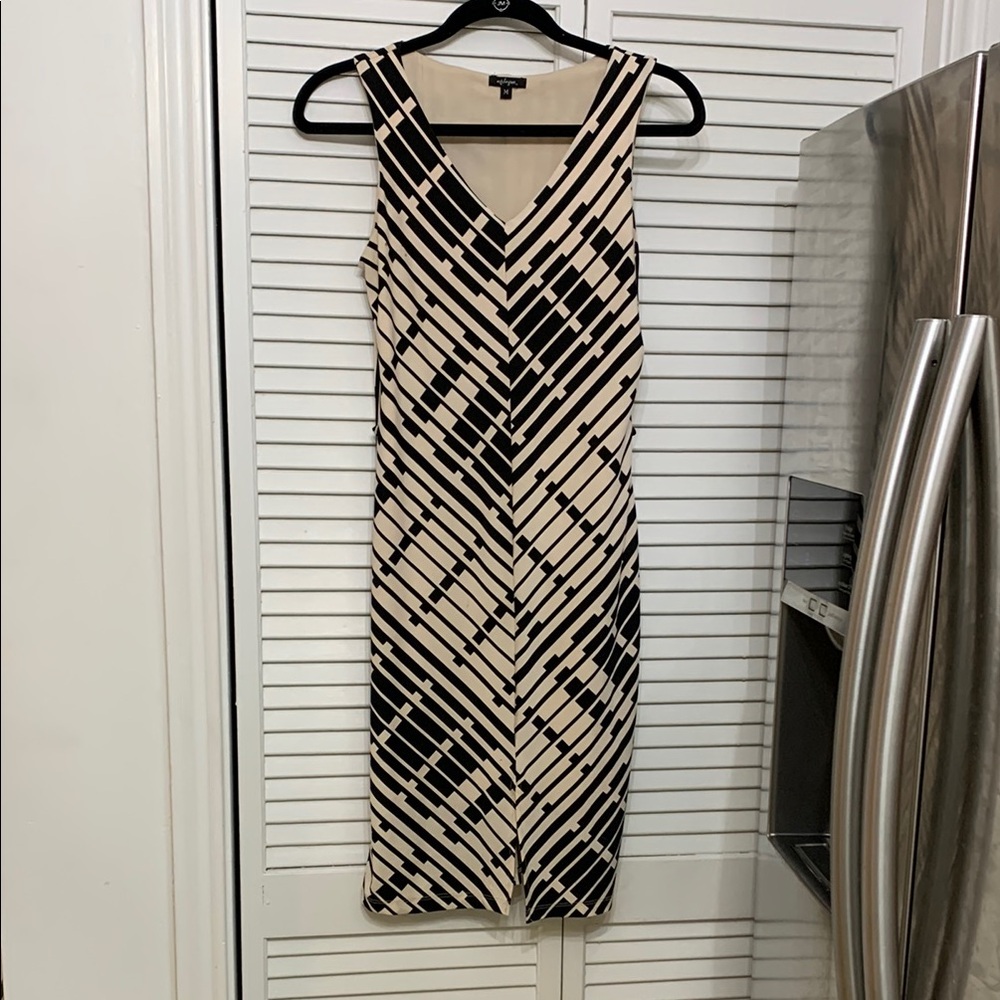 Chic Geometric Black and Cream Dress